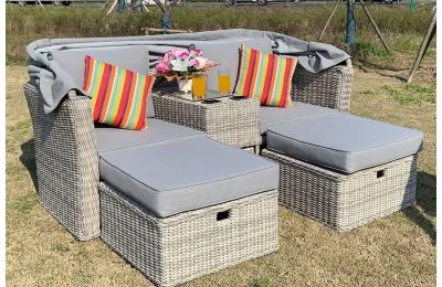 Cambridge Canopy Lounger With Ice Bucket